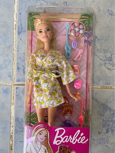 Barbie Bebek