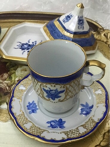 El boyaması Nescafe takımı