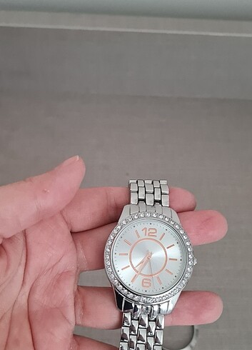 Avon saat