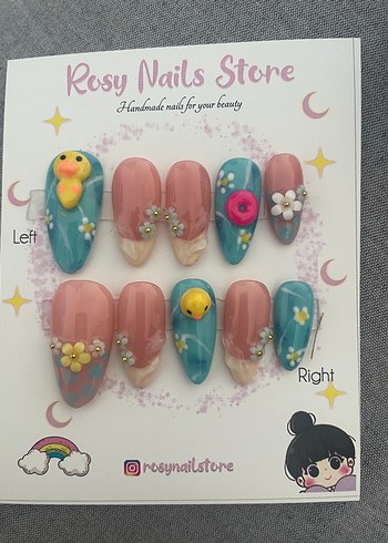 Turkuaz Pastel Çiçekli ve Figürlü Tırnak Süsü