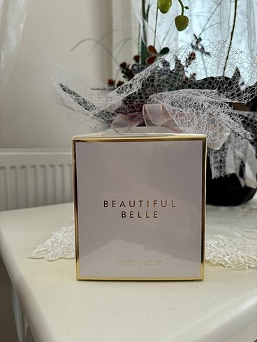 Estee Lauder Este Lauder Beautıful belle