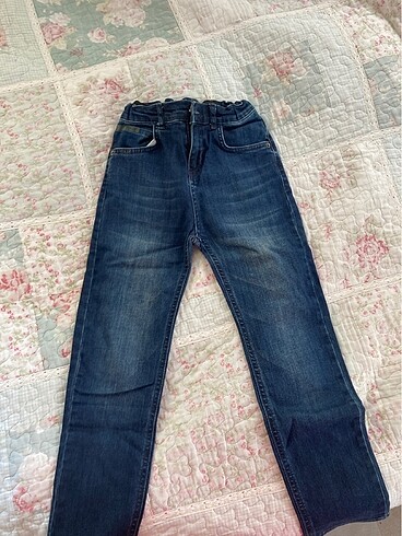 Erkek çocuk jean 2 adet , 7-8 yaş ve 8-9 yaş
