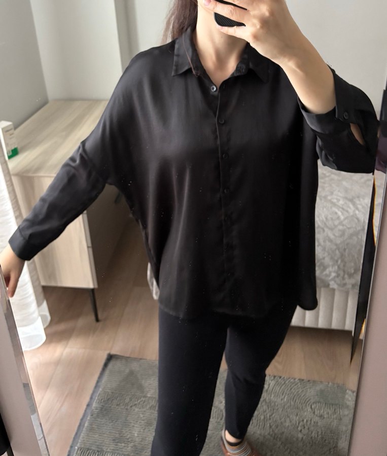 Siyah Düğmeli Uzun Kollu Kadın Gömlek - Görsel 3