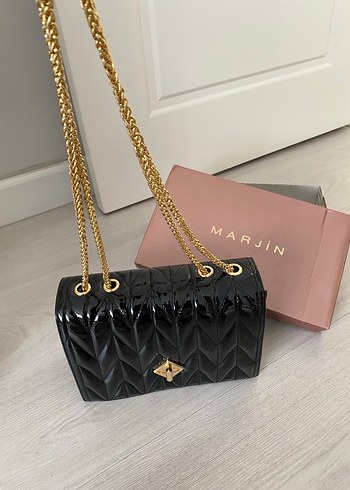 Siyah Parlak Deri Kadın Çanta - Görsel 2