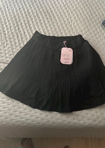 Siyah Pilili Mini Etek