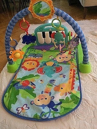 fisher price piyanolu oyun halisi