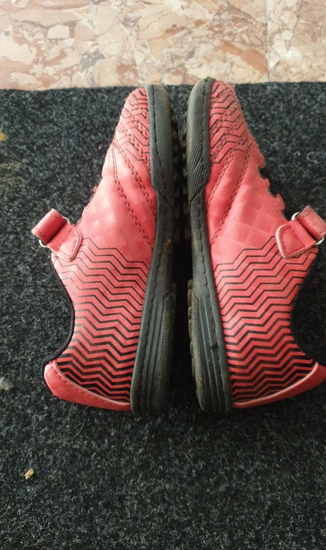 Lc Waikiki marka kırmızı halı saha ayakkabısı/krampon - Görsel 4