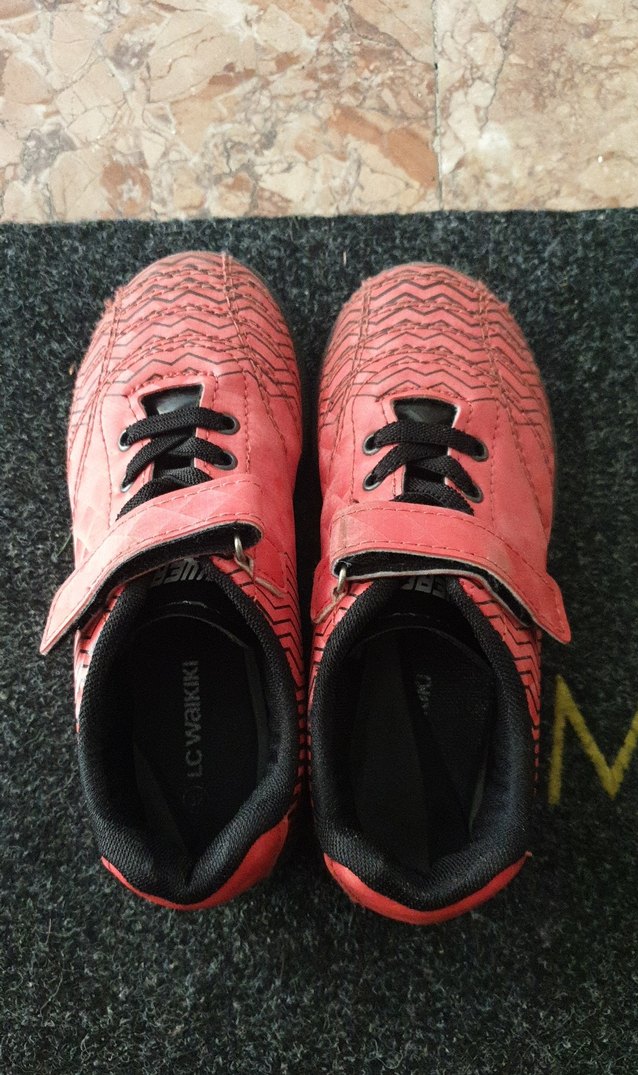Lc Waikiki marka kırmızı halı saha ayakkabısı/krampon - Görsel 3
