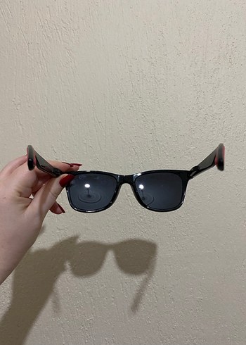 Siyah Güneş Gözlüğü - Görsel 3