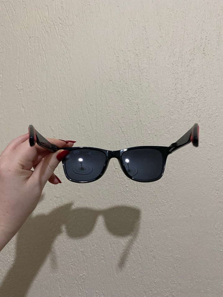 Siyah Güneş Gözlüğü - Görsel 3
