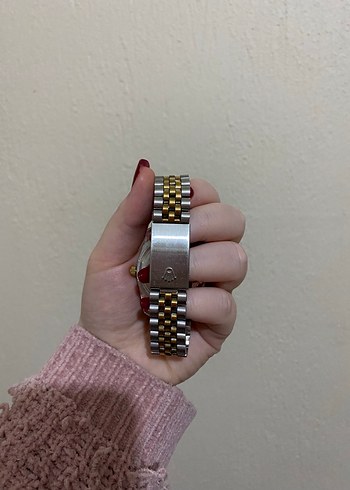 Altın Renkli Kadın Saat Parlak Taşlı - Görsel 5