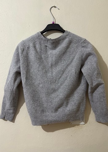 Gri Düğmeli  Yün Hırka - Görsel 4