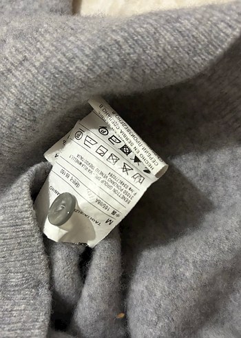 Gri Düğmeli  Yün Hırka - Görsel 3