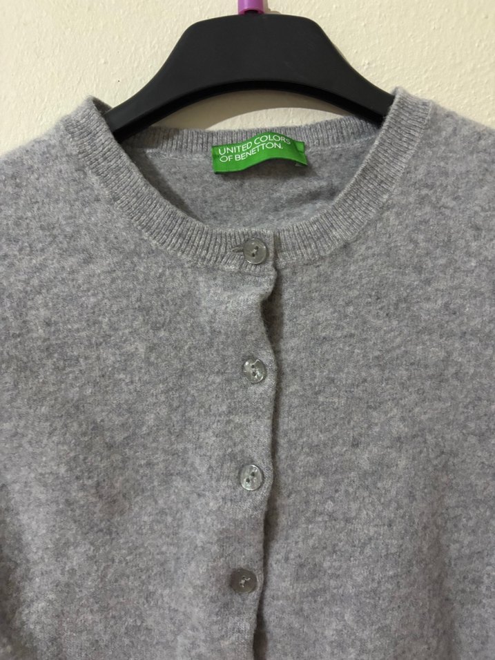 Gri Düğmeli  Yün Hırka - Görsel 2