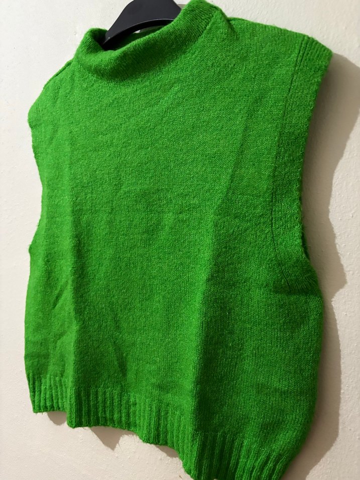 Yeşil Kolsuz Boğazlı Triko Süveter - Görsel 2