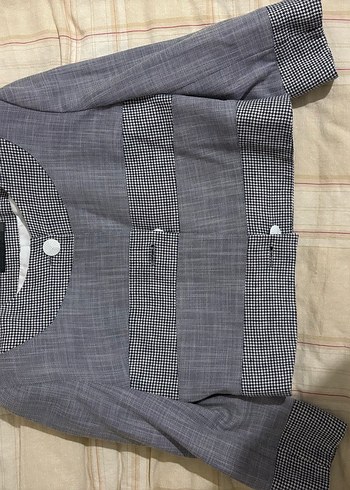 Düğmeli Kısa Kesim Gri Kadın Blazer - Görsel 4