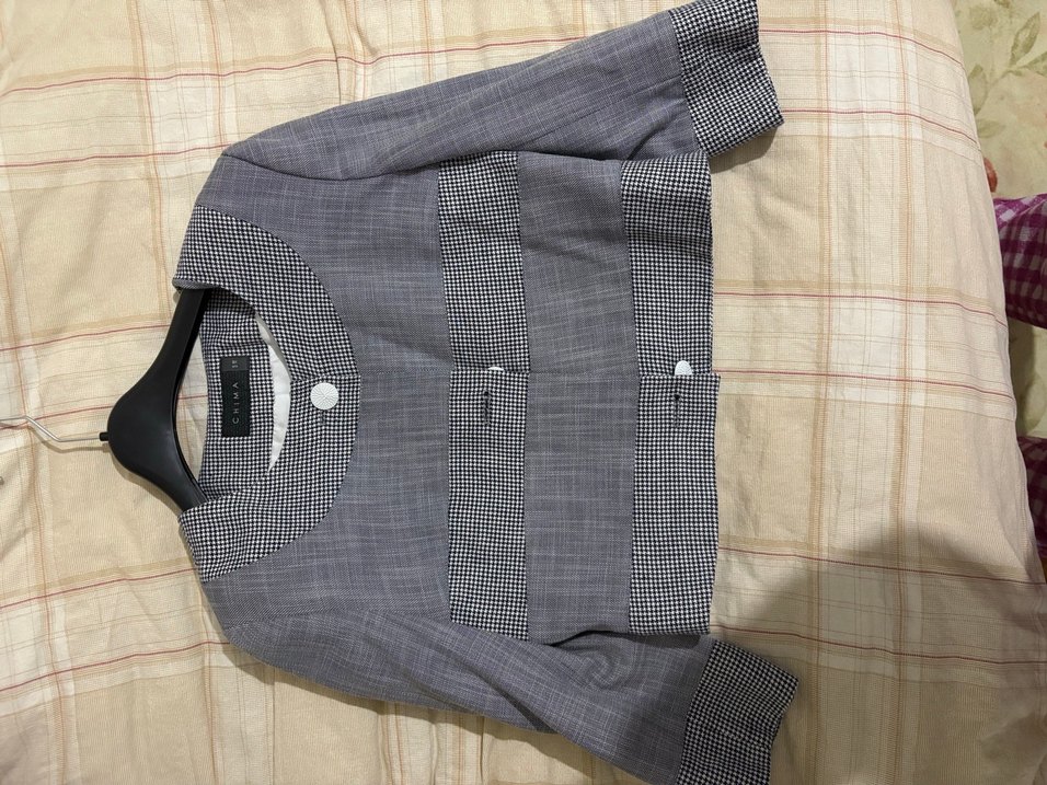 Düğmeli Kısa Kesim Gri Kadın Blazer - Görsel 4