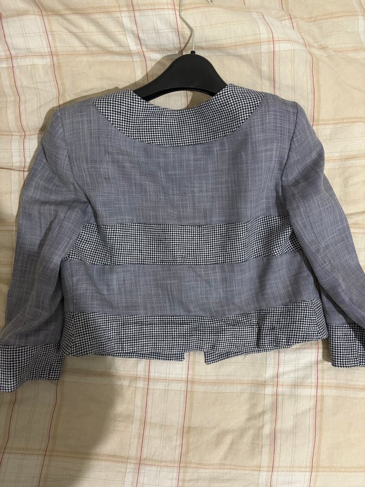 Düğmeli Kısa Kesim Gri Kadın Blazer - Görsel 3