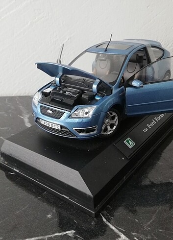Cararamax 1:24 Ford Focus st