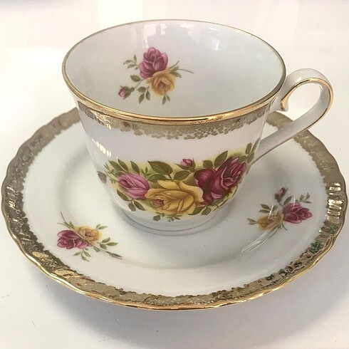 Bavaria çiçekli yaldızlı vintage çay fincanı