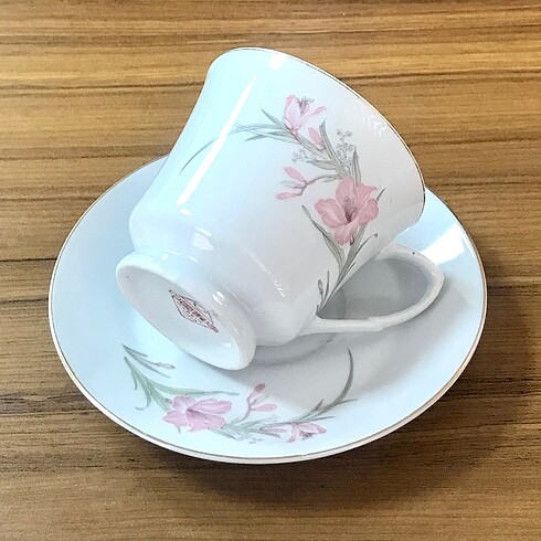 Eski Çin kırmızı damgalı vintage çay fincanı
