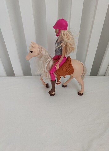 Barbie ve atı 