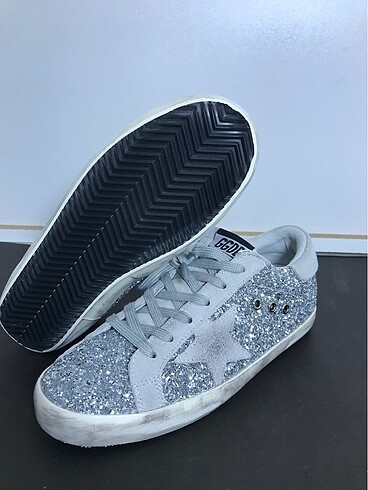 Golden Goose Deluxe Golden goose sneaker