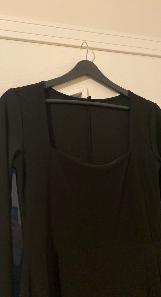 Uzun Kollu Siyah Drapeli Gotik Elbise - Görsel 3