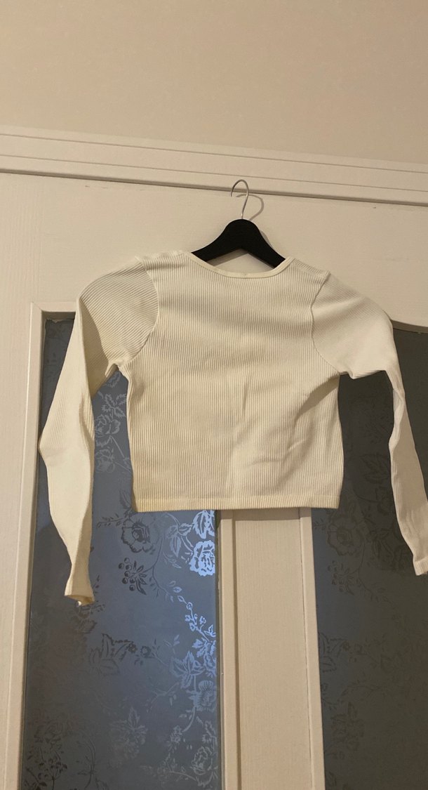 Beyaz Uzun Kollu Crop Top - Görsel 3