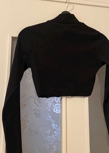 Siyah Dik Yaka Uzun Kollu Kadın Crop Kazak - Görsel 3