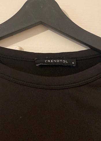 Siyah Kısa Kollu Crop Top - Görsel 2