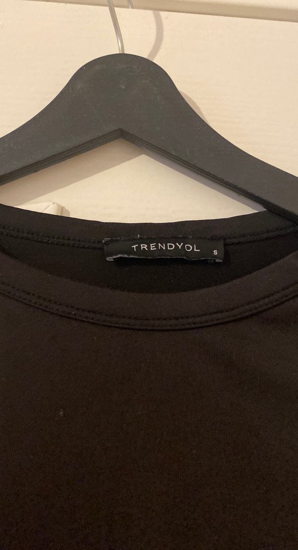 Siyah Kısa Kollu Crop Top - Görsel 2