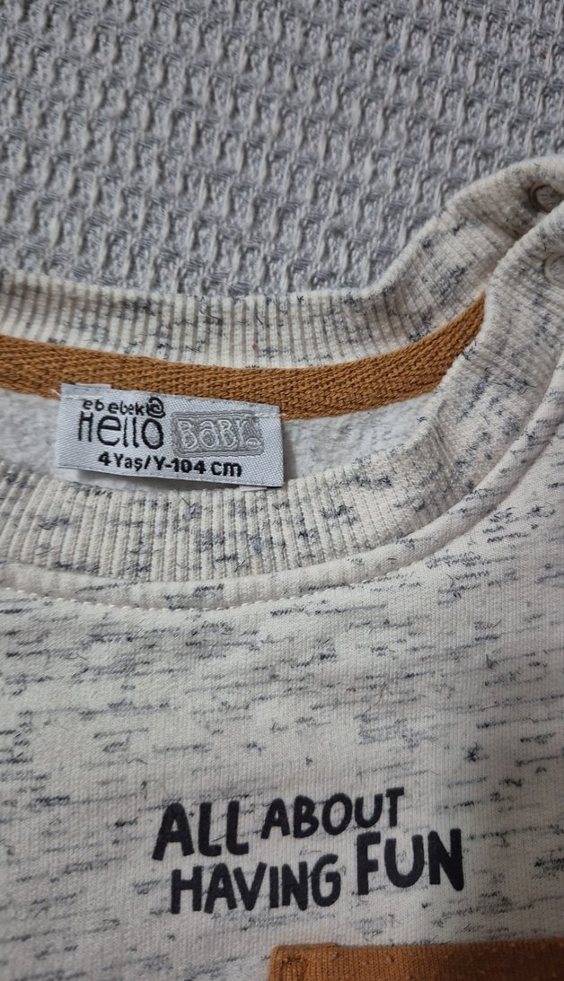 Uzun Kollu Bej Sweatshirt ve Kahverengi Pantolon Seti 4 yaş - Görsel 2