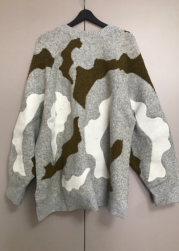 l Beden H&M Gri Kamuflaj Kazak satıldı