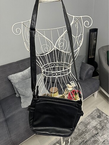 MANGO BAYAN SPOR ÇANTA ÜRÜN ORJİNALDİR AZ KULLANILMIŞTIR - Görsel 2