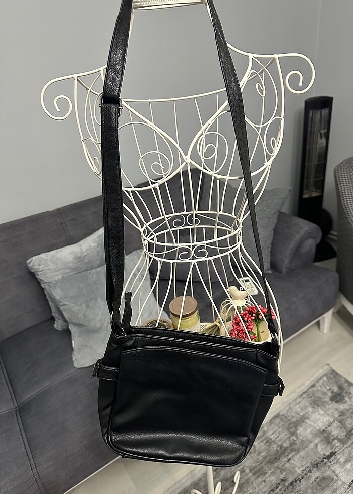 MANGO BAYAN SPOR ÇANTA ÜRÜN ORJİNALDİR AZ KULLANILMIŞTIR - Görsel 2