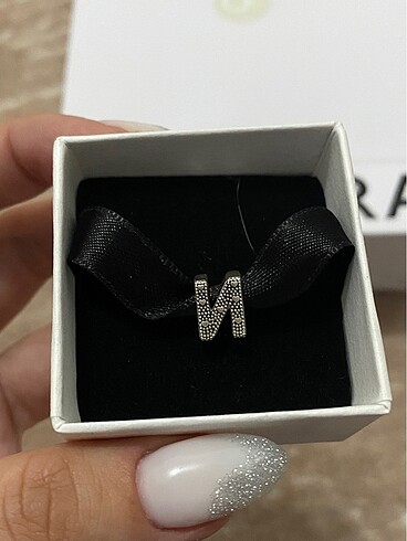 Pandora N harfi charm