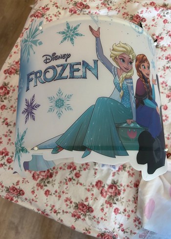  Beden Frozen tavan avizesi