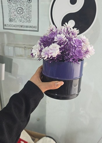 Mor ve Beyaz Yapay Çiçekli Saksı - Görsel 2