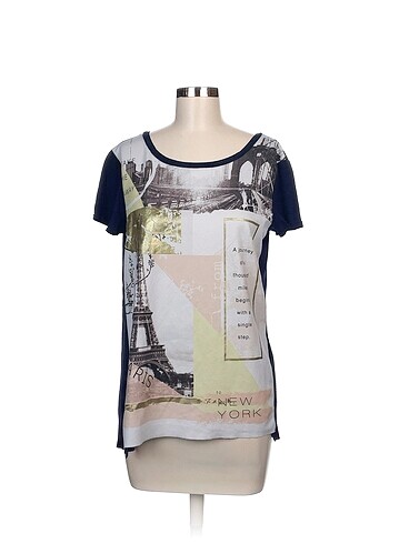 Stradivarius T-shirt %70 İndirimli.