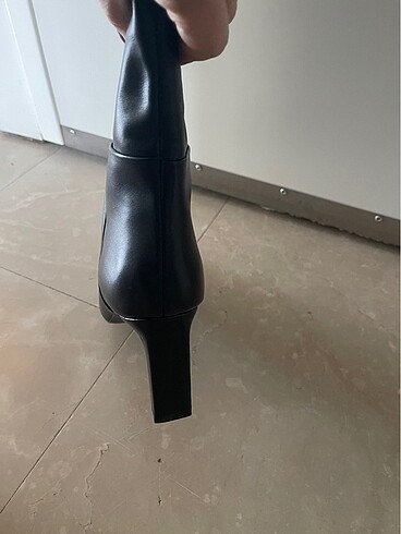 40 Beden Massimo dutti 40 çizme