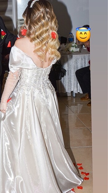 Nişan elbisesi