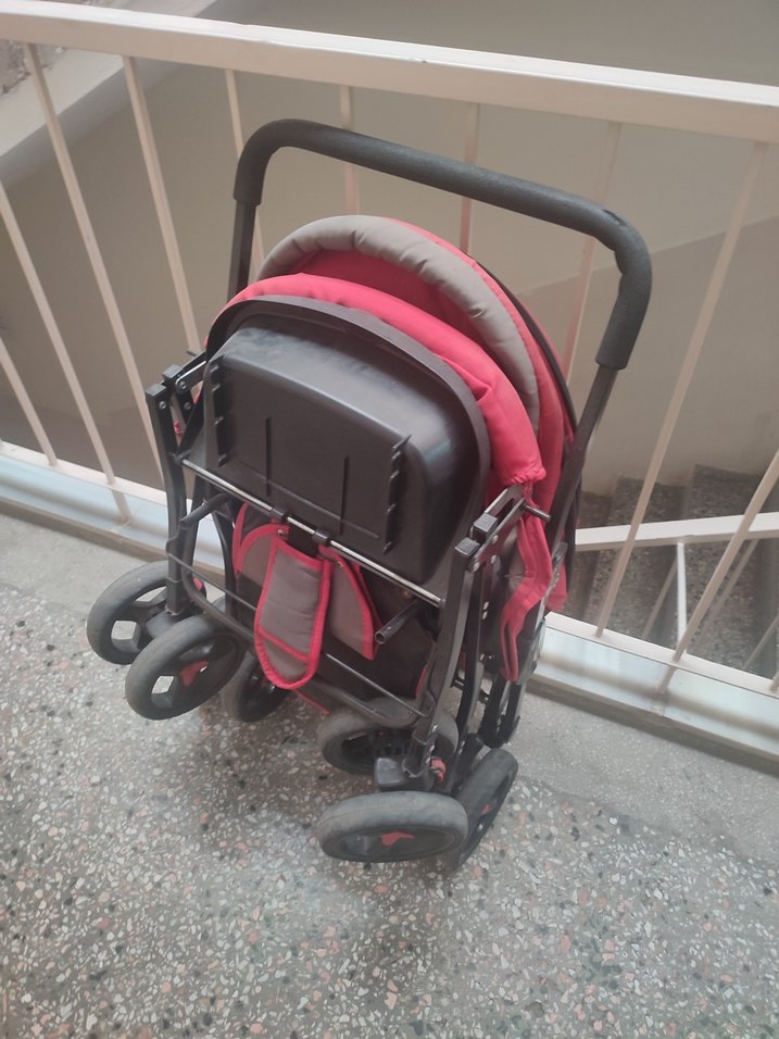 Kırmızı ve Gri Bebek Arabası - Görsel 4