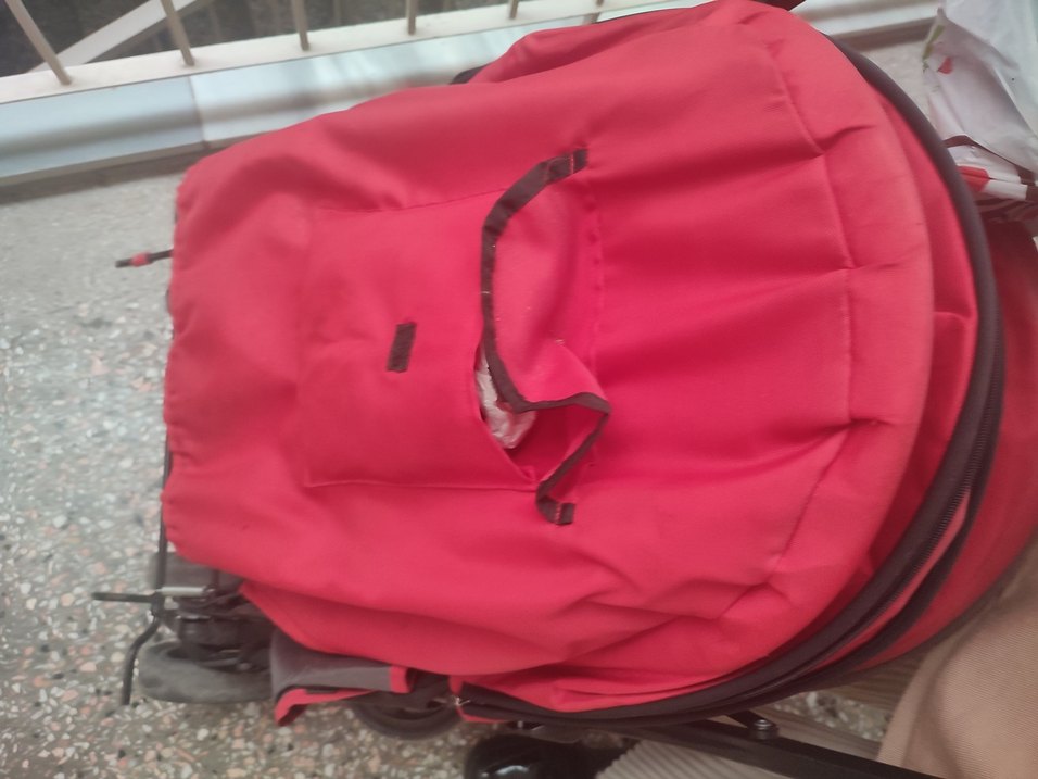 Kırmızı ve Gri Bebek Arabası - Görsel 3