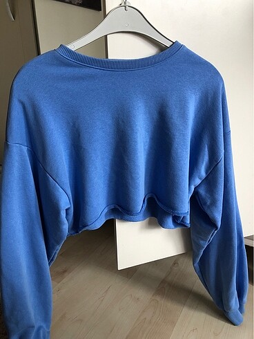 ince crop sweatshirt
