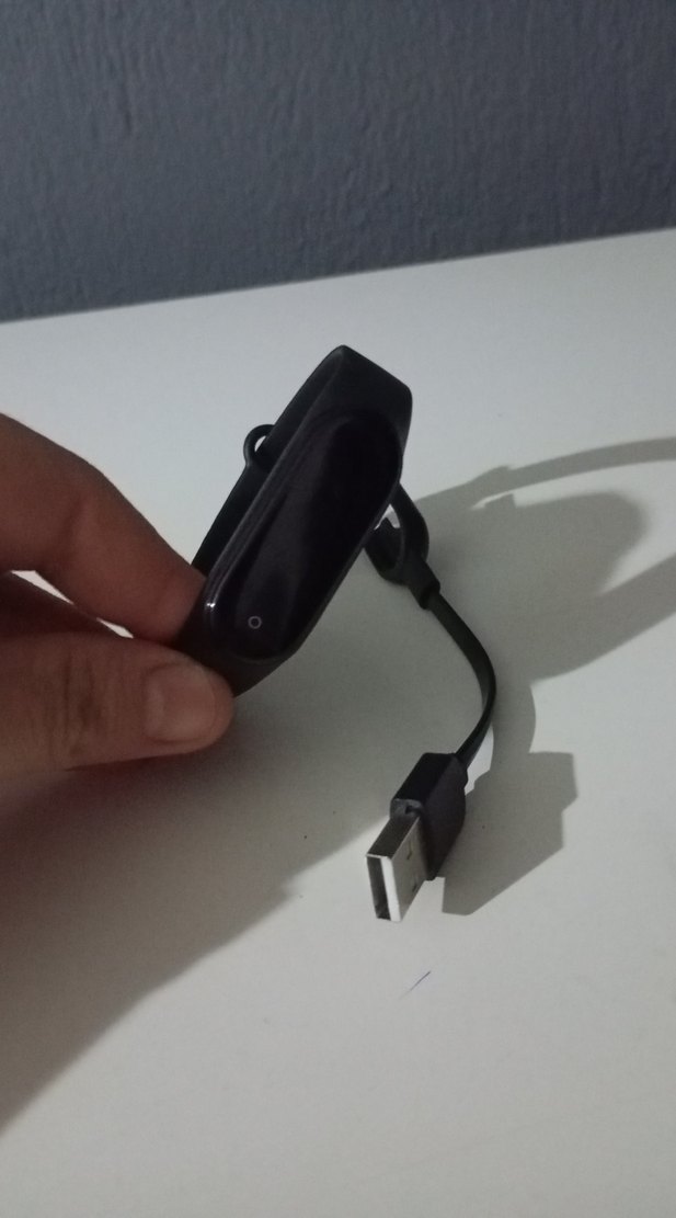 Siyah Akıllı Bileklik ve Şarj Kablosu - Görsel 5