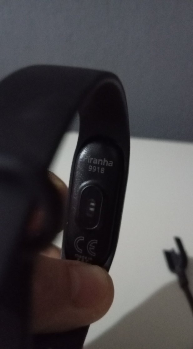 Siyah Akıllı Bileklik ve Şarj Kablosu - Görsel 2