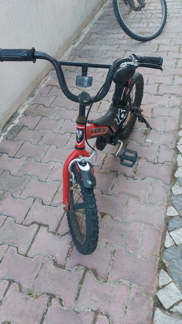 Kırmızı Çocuk Üç Tekerlekli Bisiklet - Görsel 3