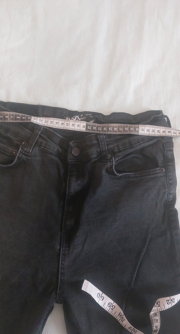 Kemer Detaylı Siyah Kadın Jean - Görsel 2