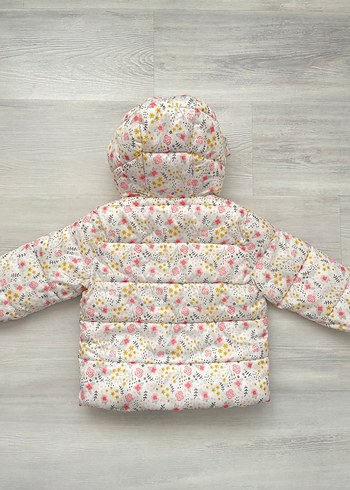 Mango Orijinal Çiçek Desenli Kapüşonlu Kız Mont - Görsel 3